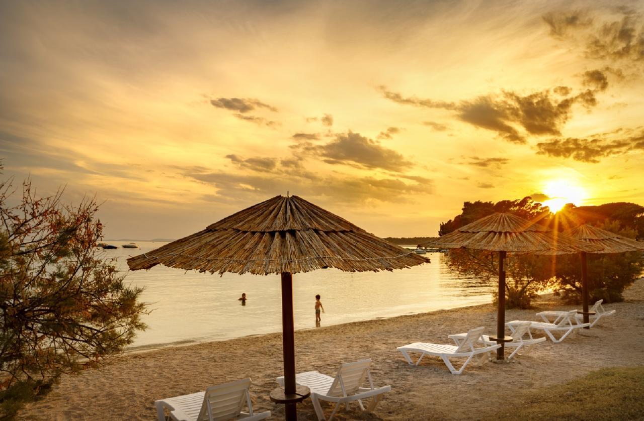 Padova Premium Camping Resort by Valamar Banjol Exterior foto