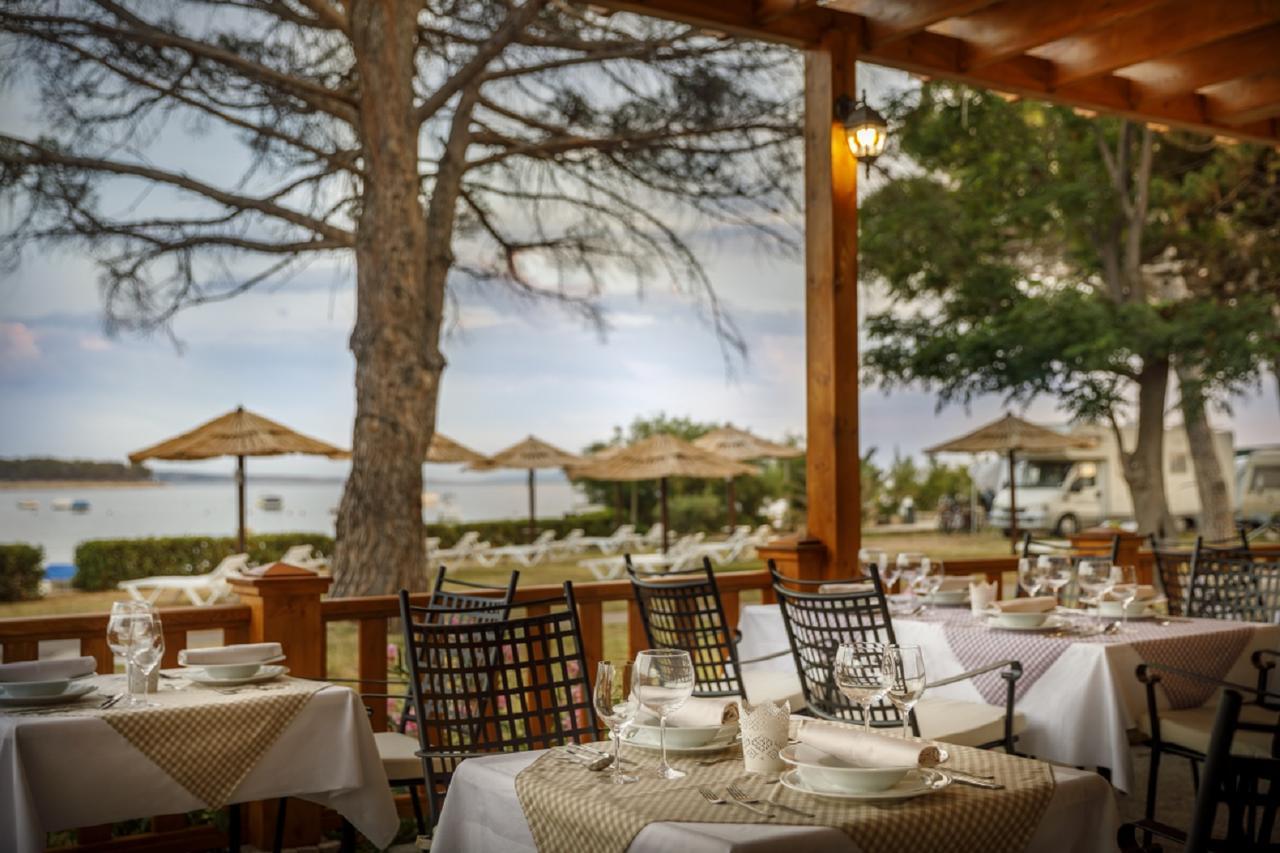 Padova Premium Camping Resort by Valamar Banjol Exterior foto