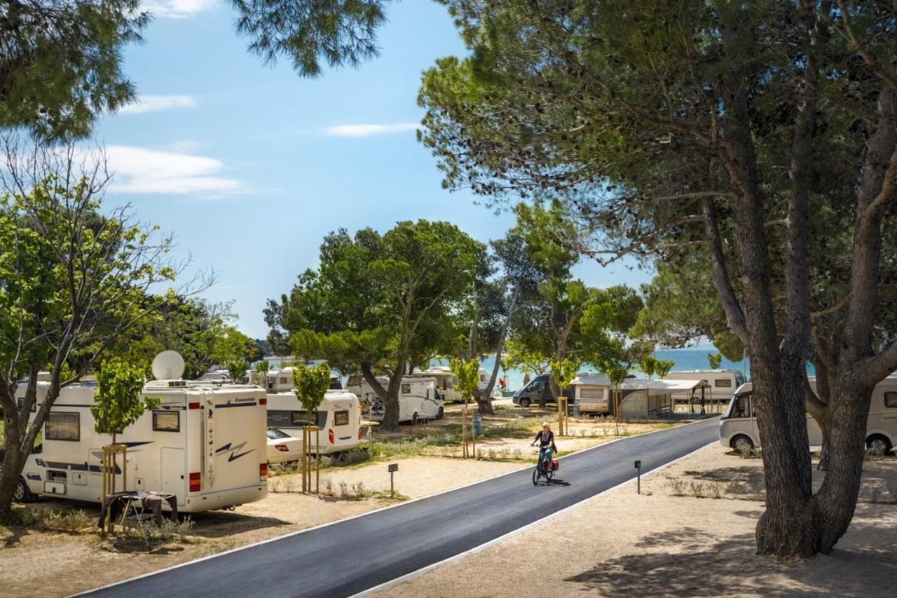 Padova Premium Camping Resort by Valamar Banjol Exterior foto